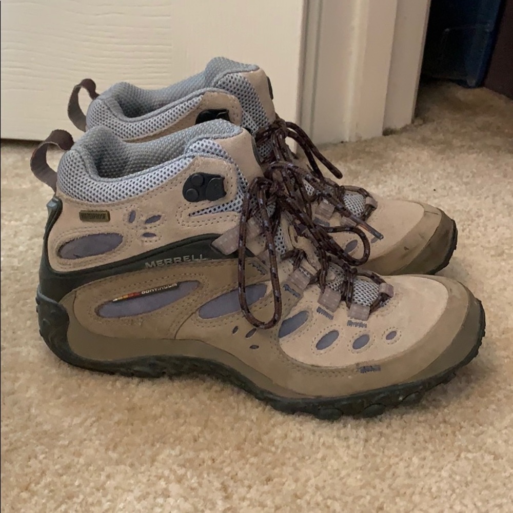 Merrell hiking boots size 7